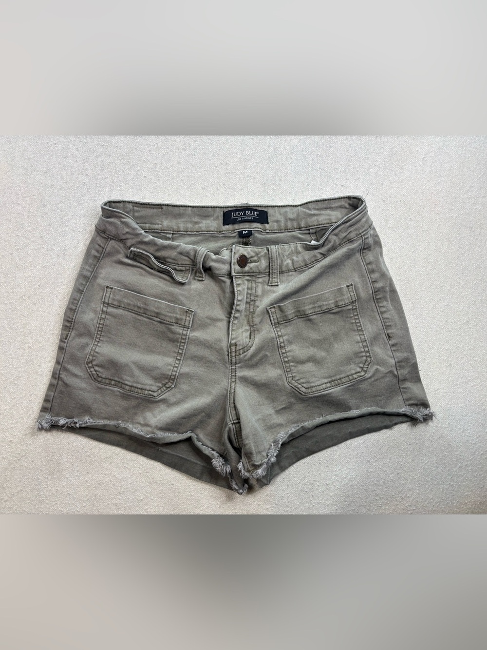 Judy Blue Olive Green Stretch Frayed Hem Shorts Women’s Medium Casual Summer - Picture 2 of 5